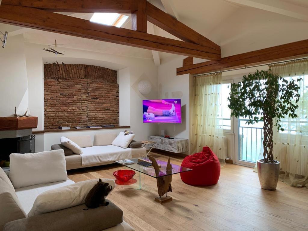 Apartmán The Cherry Garden House Loft Lusso Brunate Exteriér fotografie